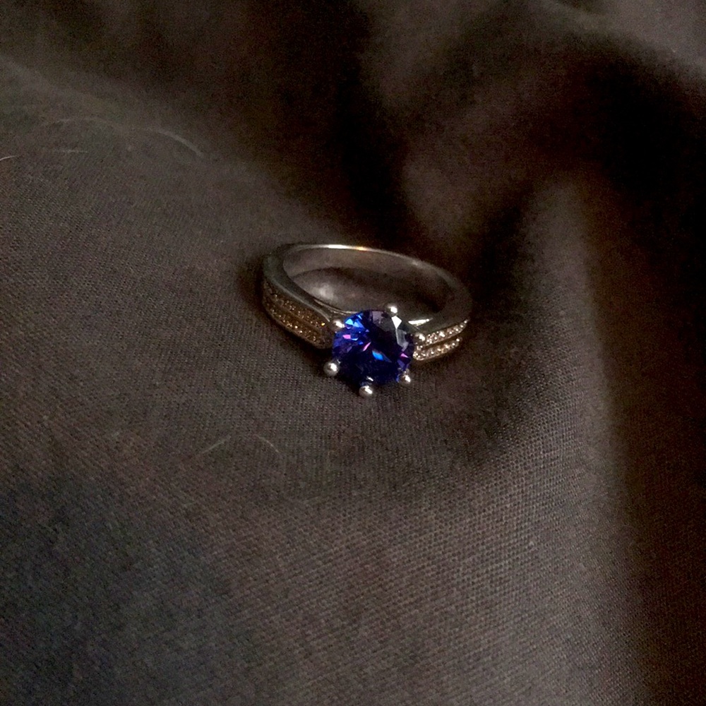 Fragrant Jewels Costume Jewelry Ring size 6 or 7